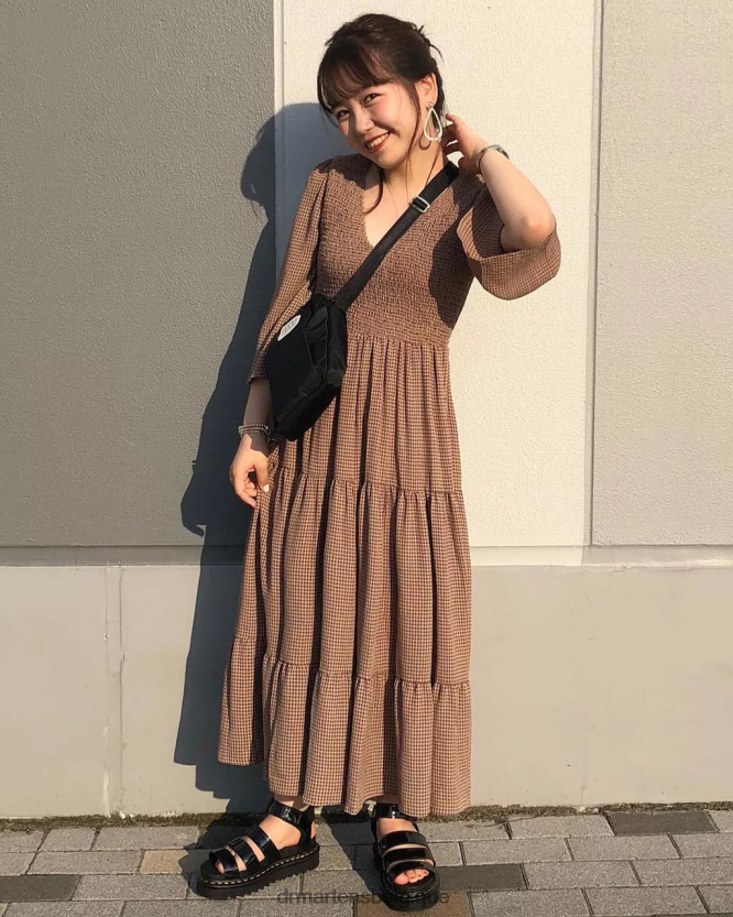 chaussure être Dr. Martens femmes sandales à brides en cuir verni Blaire Lucido noir et lampe vernie 6RFZX0256