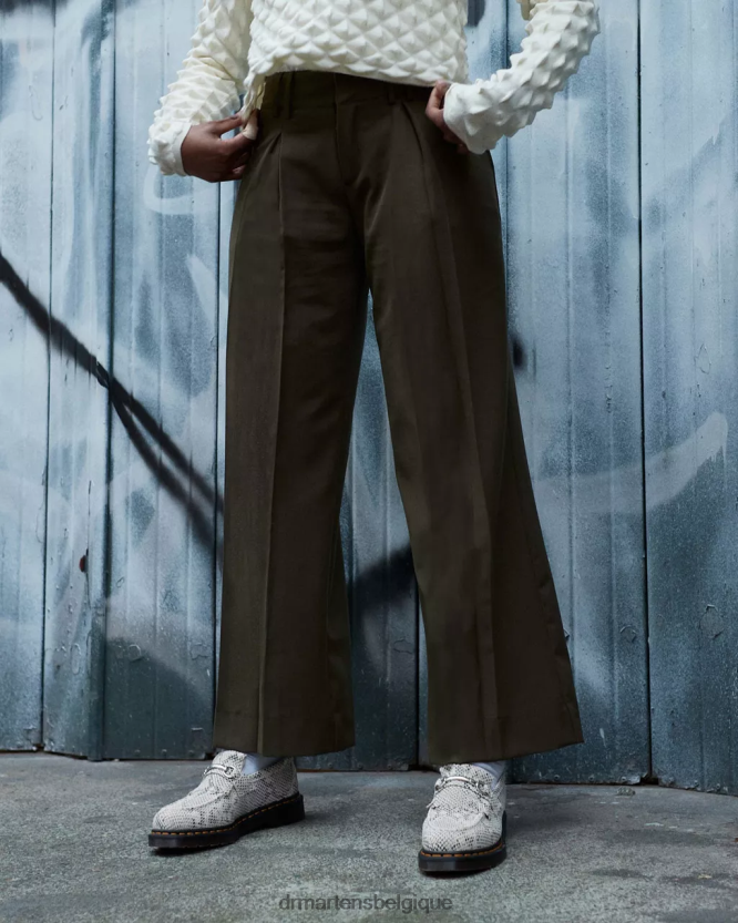 chaussure être Dr. Martens femmes mocassins en daim à imprimé python Adrian Snaffle daim imprimé python sable et noir 6RFZX0377