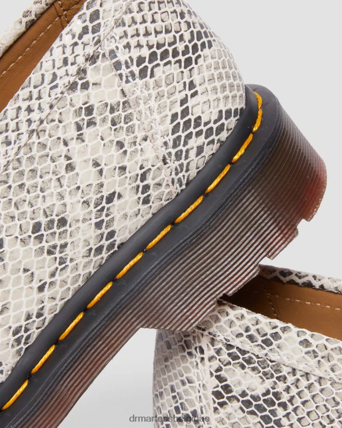 chaussure être Dr. Martens femmes mocassins en daim à imprimé python Adrian Snaffle daim imprimé python sable et noir 6RFZX0377