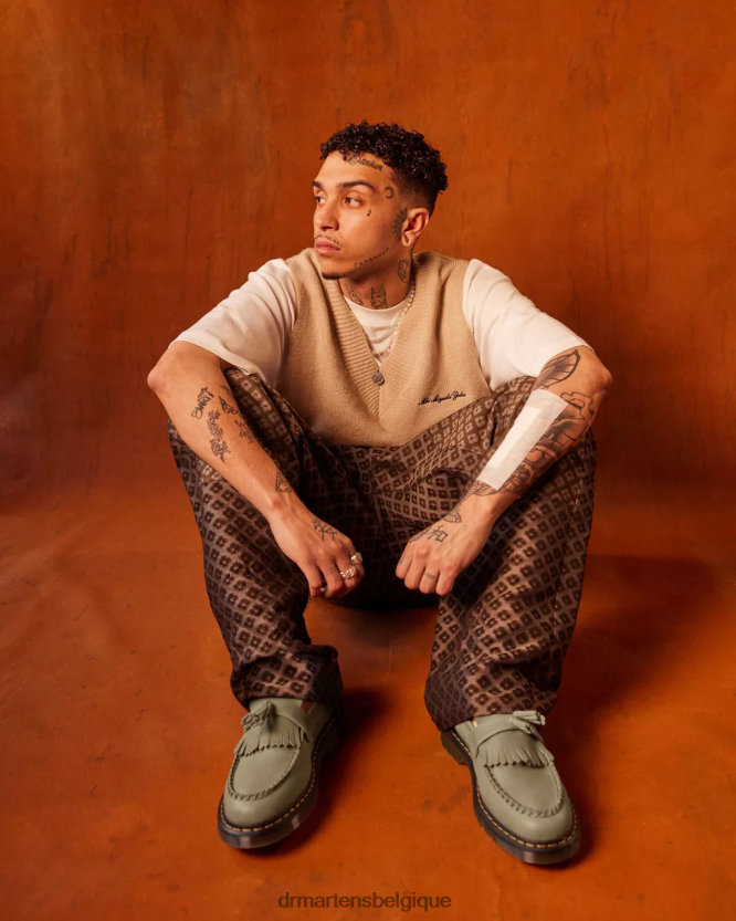 chaussure être Dr. Martens femmes mocassins à pampilles en cuir Adrian Carrara olive de Carrare 6RFZX0371