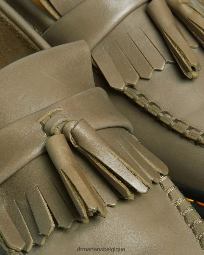 chaussure être Dr. Martens femmes mocassins à pampilles en cuir Adrian Carrara olive de Carrare 6RFZX0371