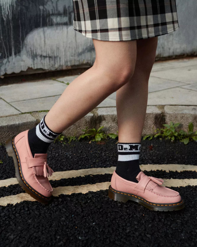 chaussure être Dr. Martens femmes mocassins à pampilles en cuir Adrian Virginia Virginie beige pêche 6RFZX0379