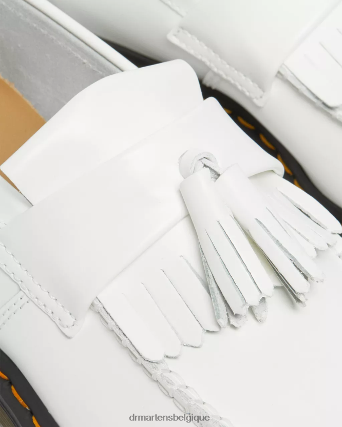 chaussure être Dr. Martens femmes mocassins à pampilles en cuir surpiqûres jaunes Adrian lisse 6RFZX0378