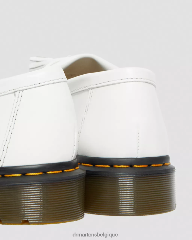 chaussure être Dr. Martens femmes mocassins à pampilles en cuir surpiqûres jaunes Adrian lisse 6RFZX0378